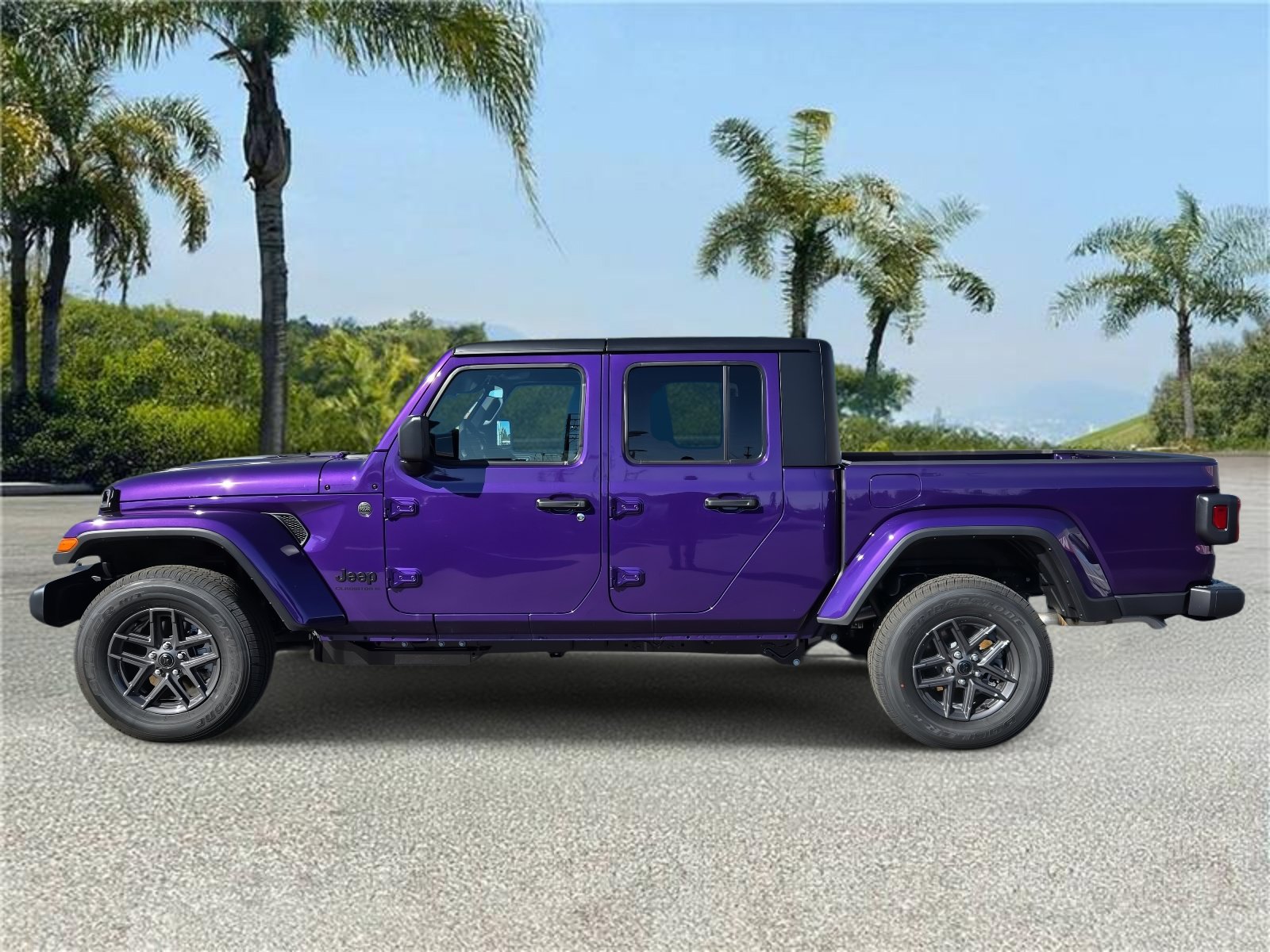 New 2026 Jeep Gladiator Sport AWD/4WD image 2