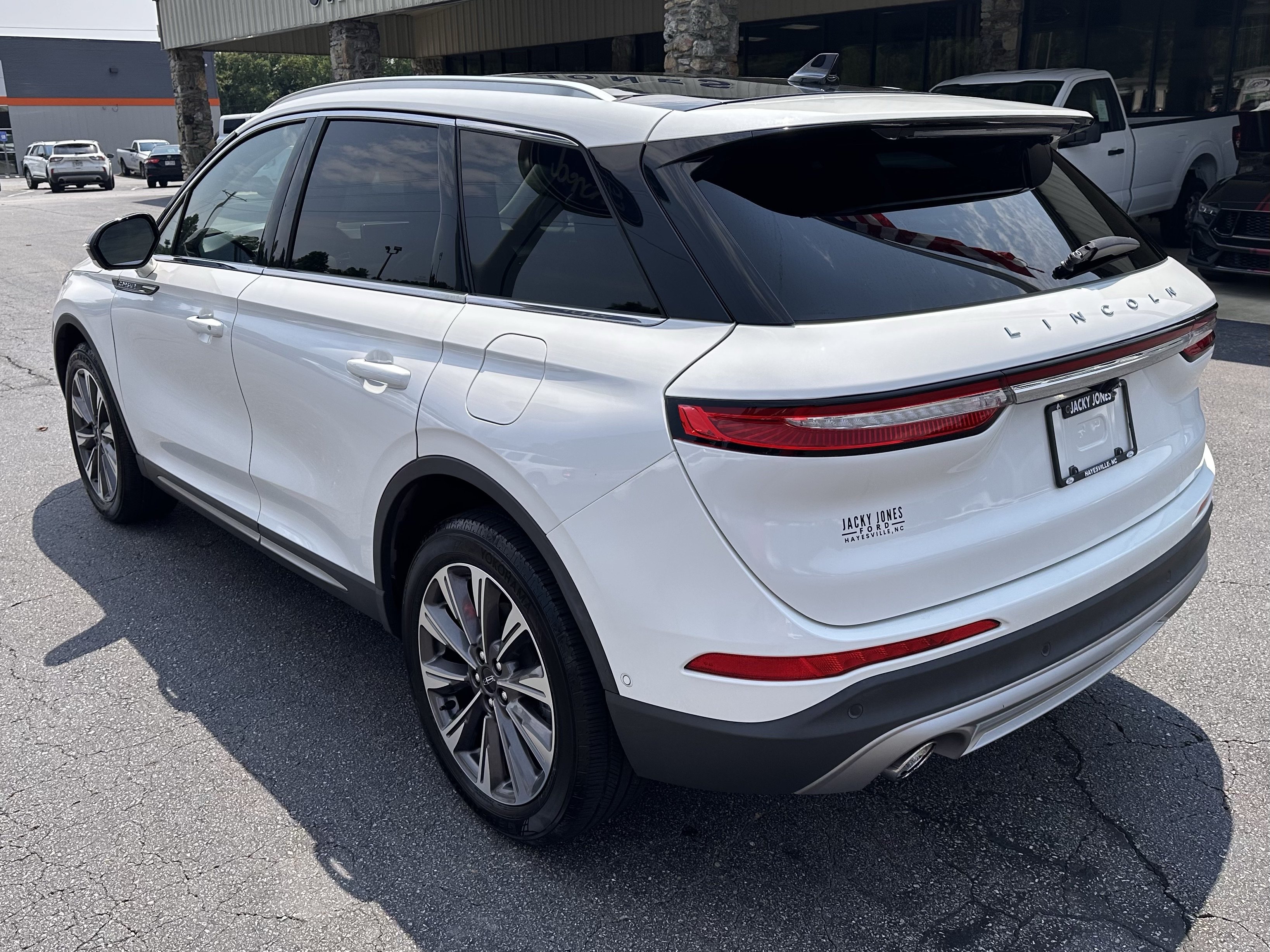 Used 2021 Lincoln Corsair Reserve AWD/4WD image 8