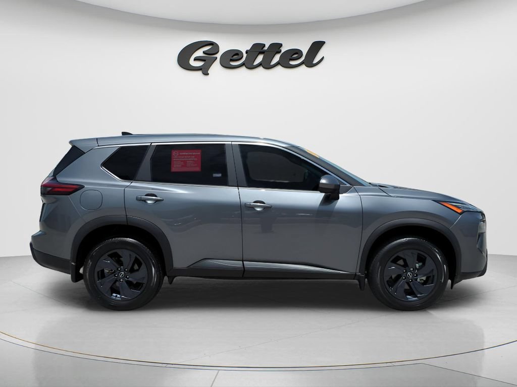Certified 2026 Nissan Rogue SV FWD image 9