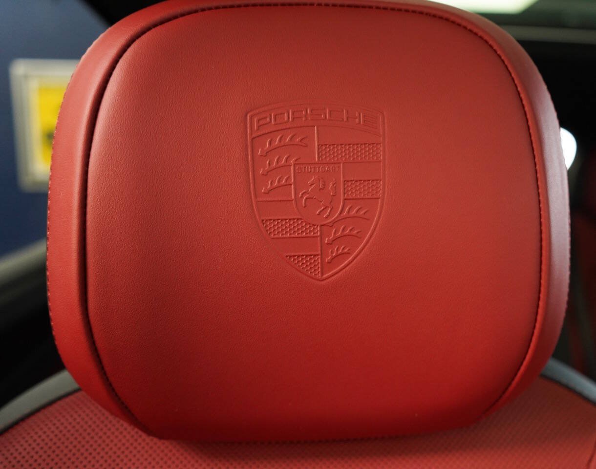 Used 2025 Porsche Cayenne GTS AWD/4WD image 48