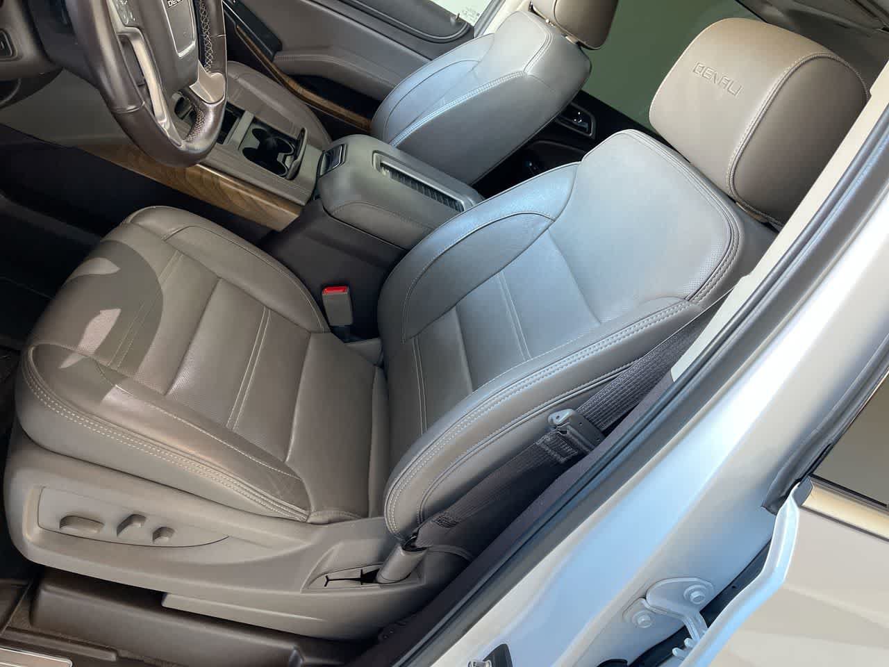 Used 2019 GMC Yukon XL Denali w/ Denali Ultimate Package AWD/4WD image 11