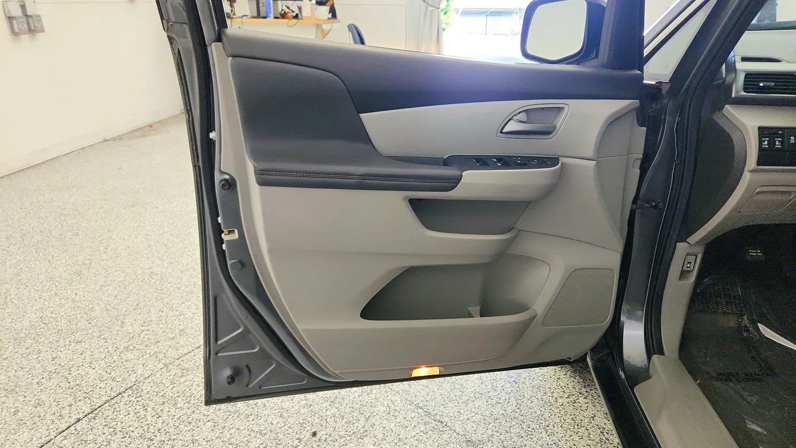 Used 2012 Honda Odyssey EX image 21