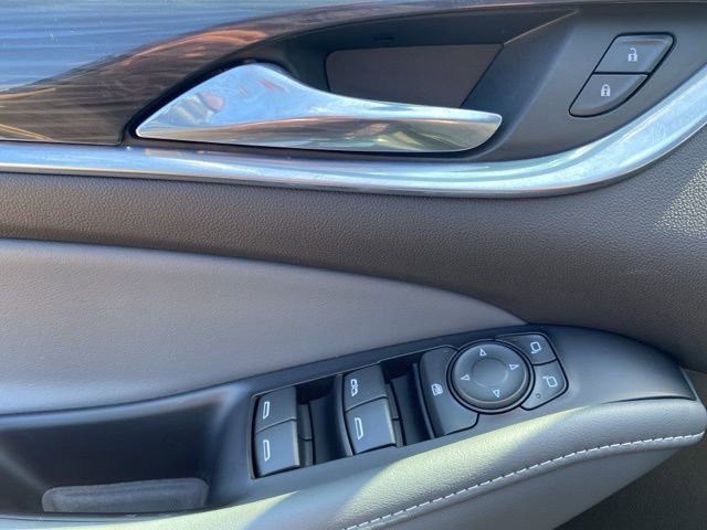 Used 2023 Buick Enclave Essence w/ Sport Touring Edition image 17