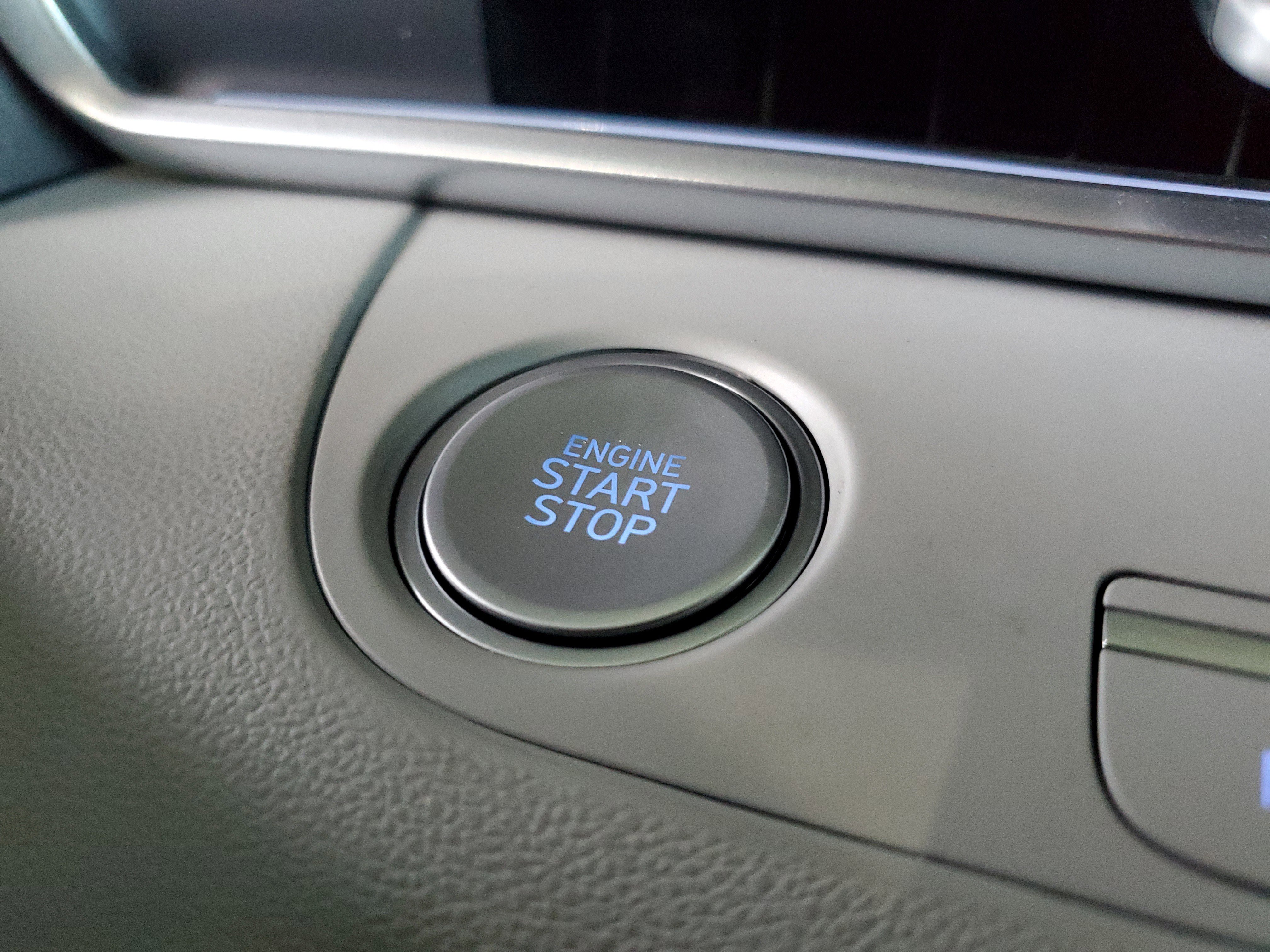 Used 2025 Hyundai Elantra Limited FWD image 31