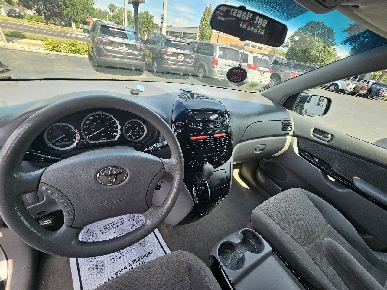Used 2004 Toyota Sienna LE w/ LE Pkg 1 FWD image 19