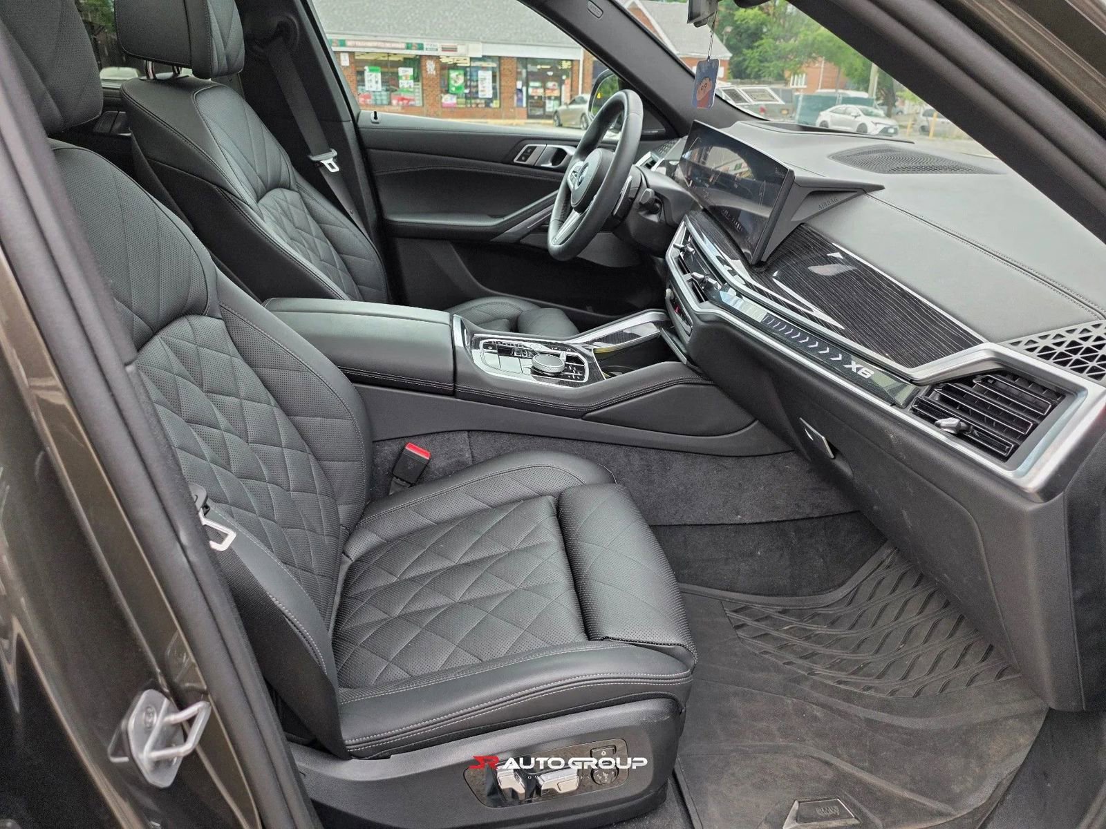 Used 2025 BMW X6 xDrive40i w/ Climate Comfort Package AWD/4WD image 22