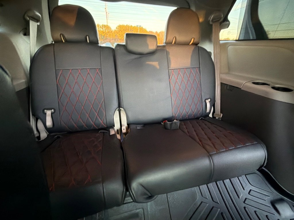Used 2020 Toyota Sienna LE image 30