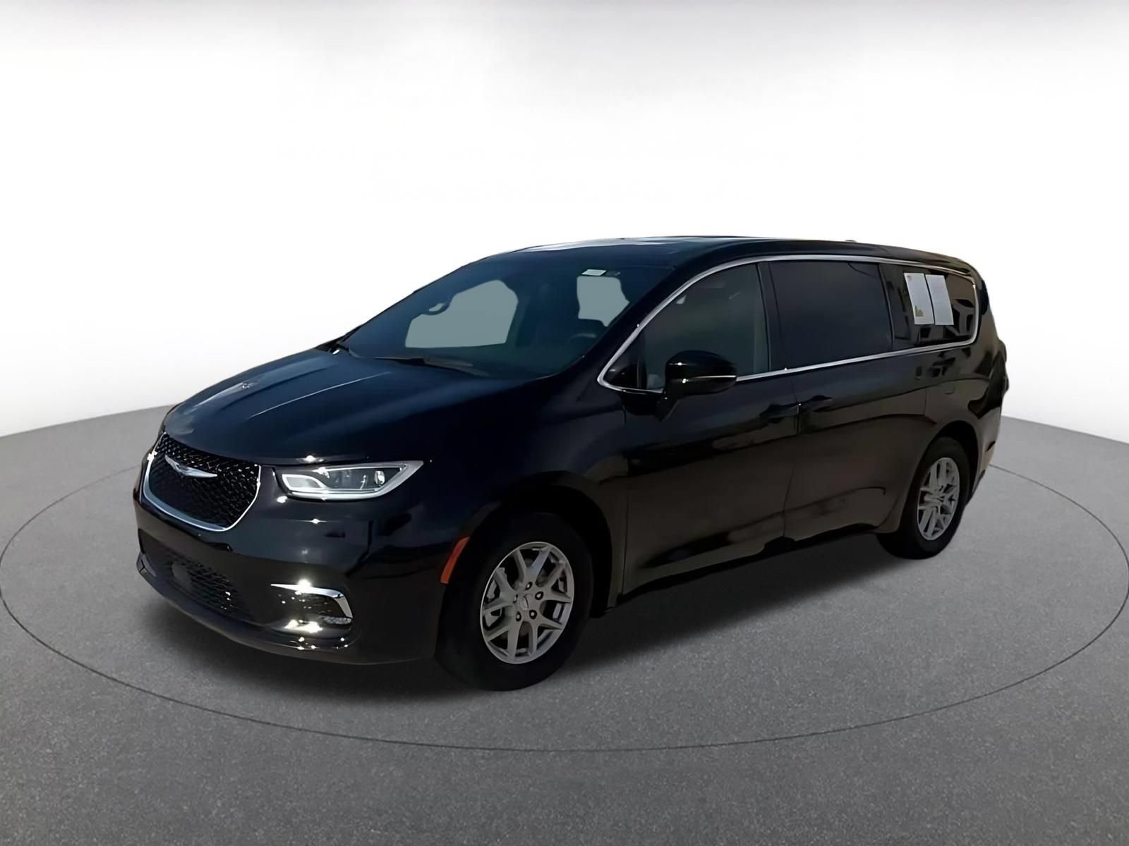 Used 2025 Chrysler Pacifica Select FWD image 7