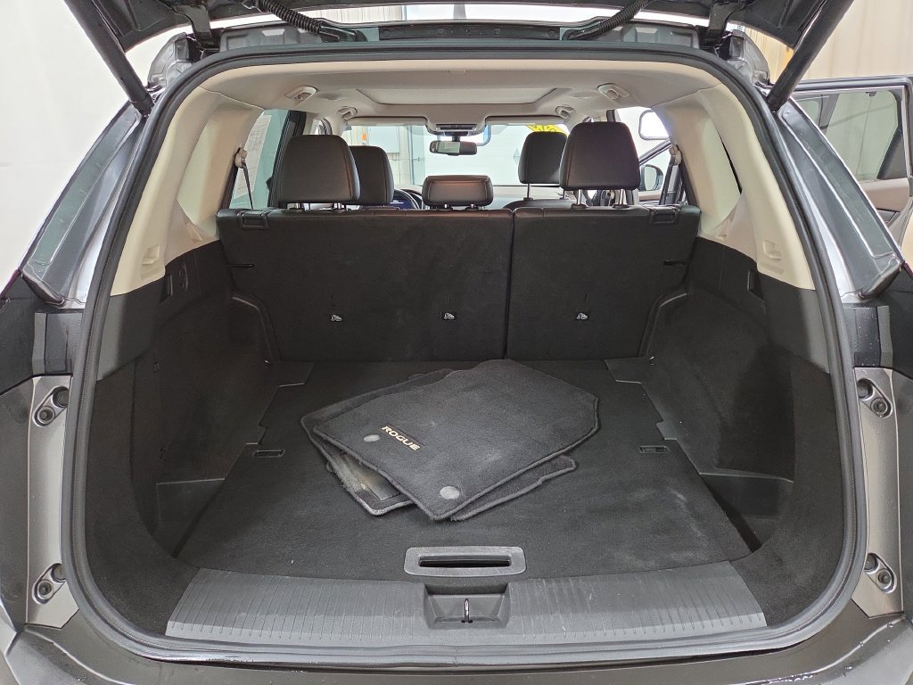 Used 2022 Nissan Rogue Platinum AWD/4WD image 9