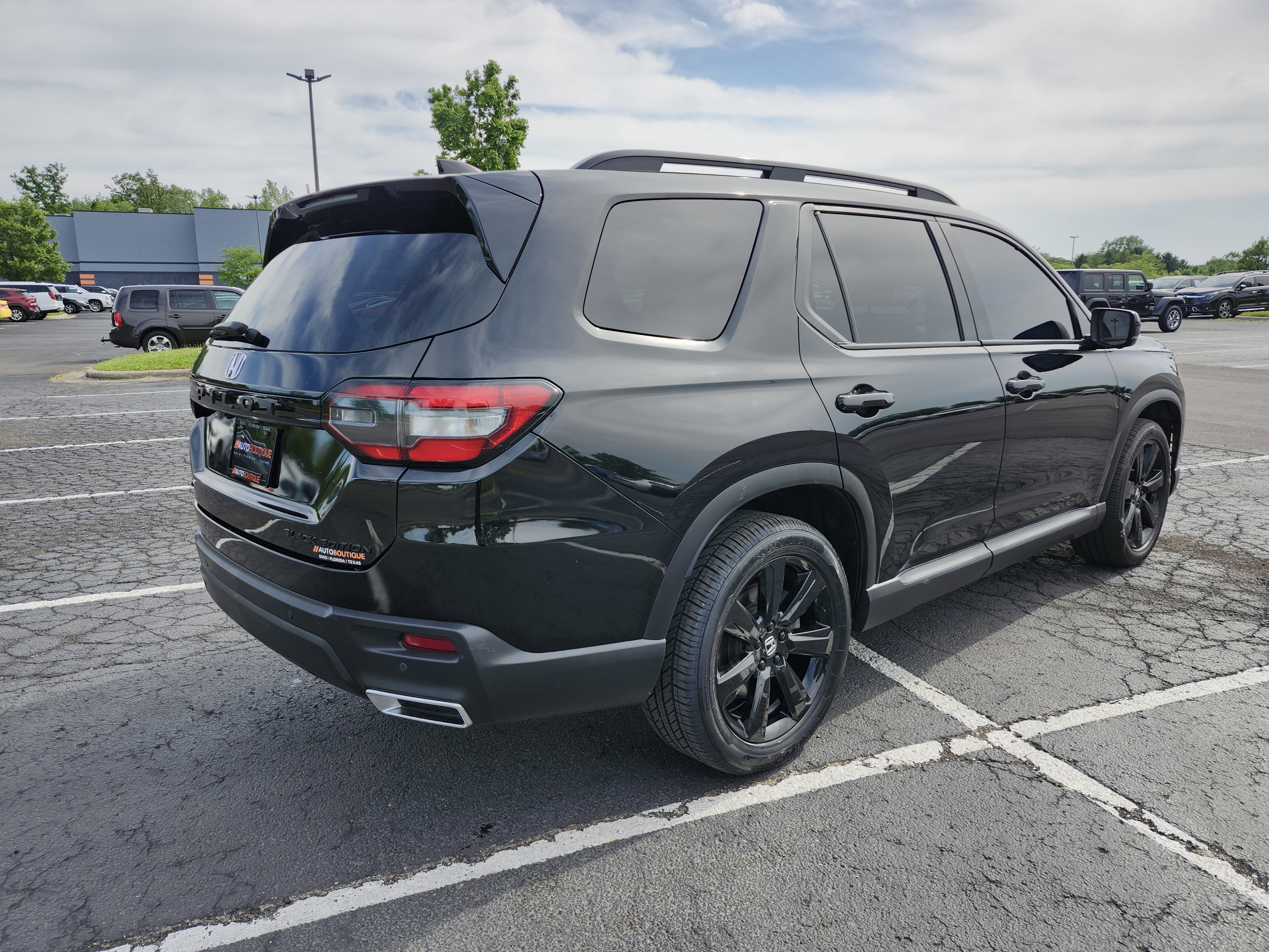Used 2025 Honda Pilot Black Edition image 19