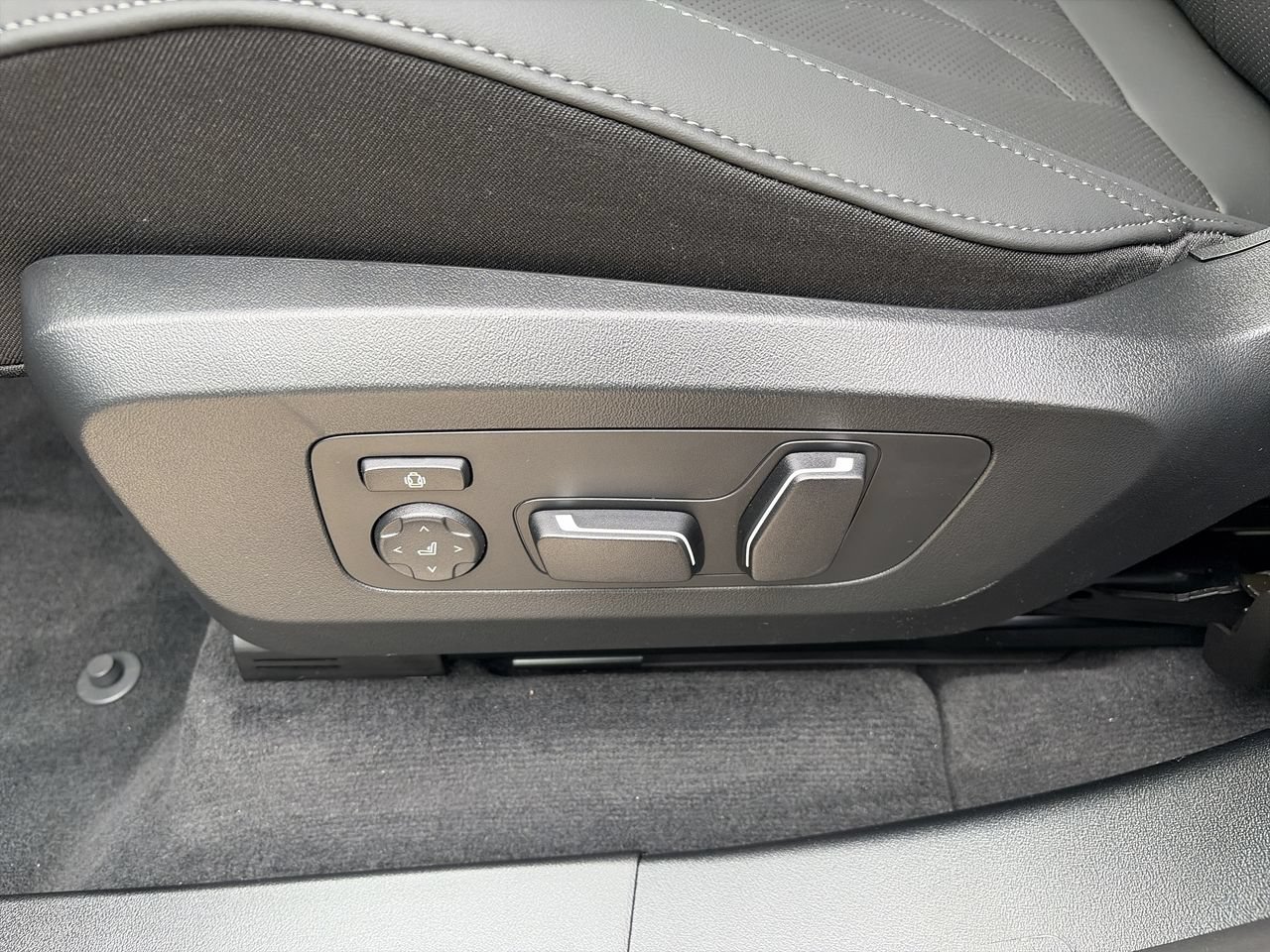 Used 2026 BMW X3 xDrive30i w/ Premium Package AWD/4WD image 15