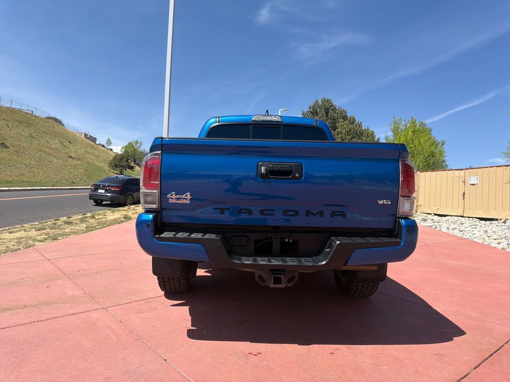 Used 2016 Toyota Tacoma Limited w/ Towing Package AWD/4WD image 6