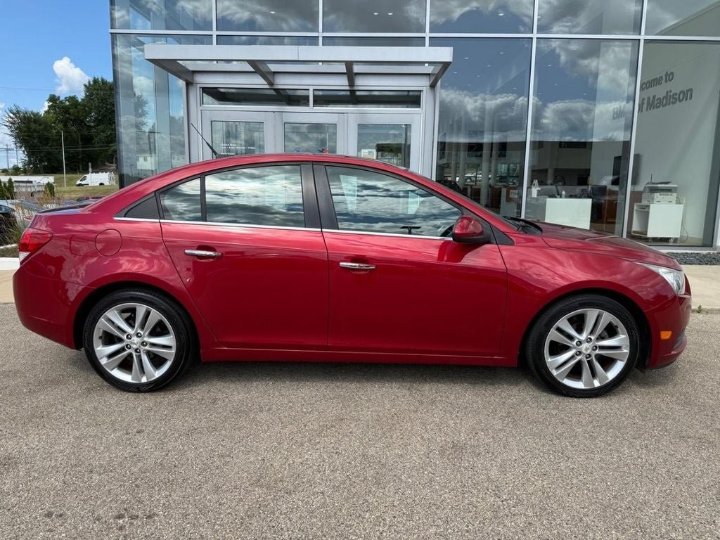 Used 2011 Chevrolet Cruze LTZ FWD image 2