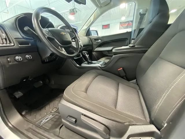 Used 2022 Chevrolet Colorado LT w/ LT Convenience Package AWD/4WD image 9