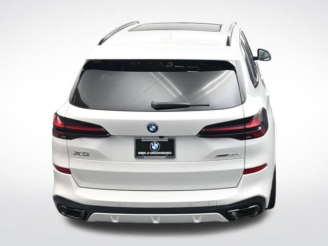 New 2026 BMW X5 xDrive50e w/ M Sport Package AWD/4WD image 16