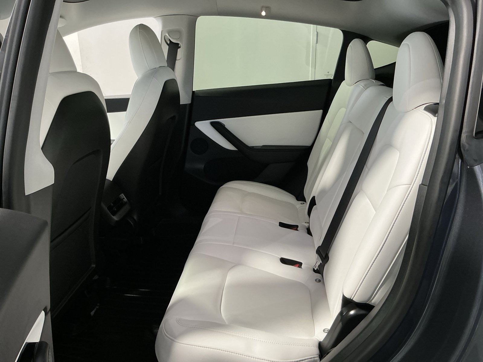 Used 2020 Tesla Model Y Long Range AWD/4WD image 25