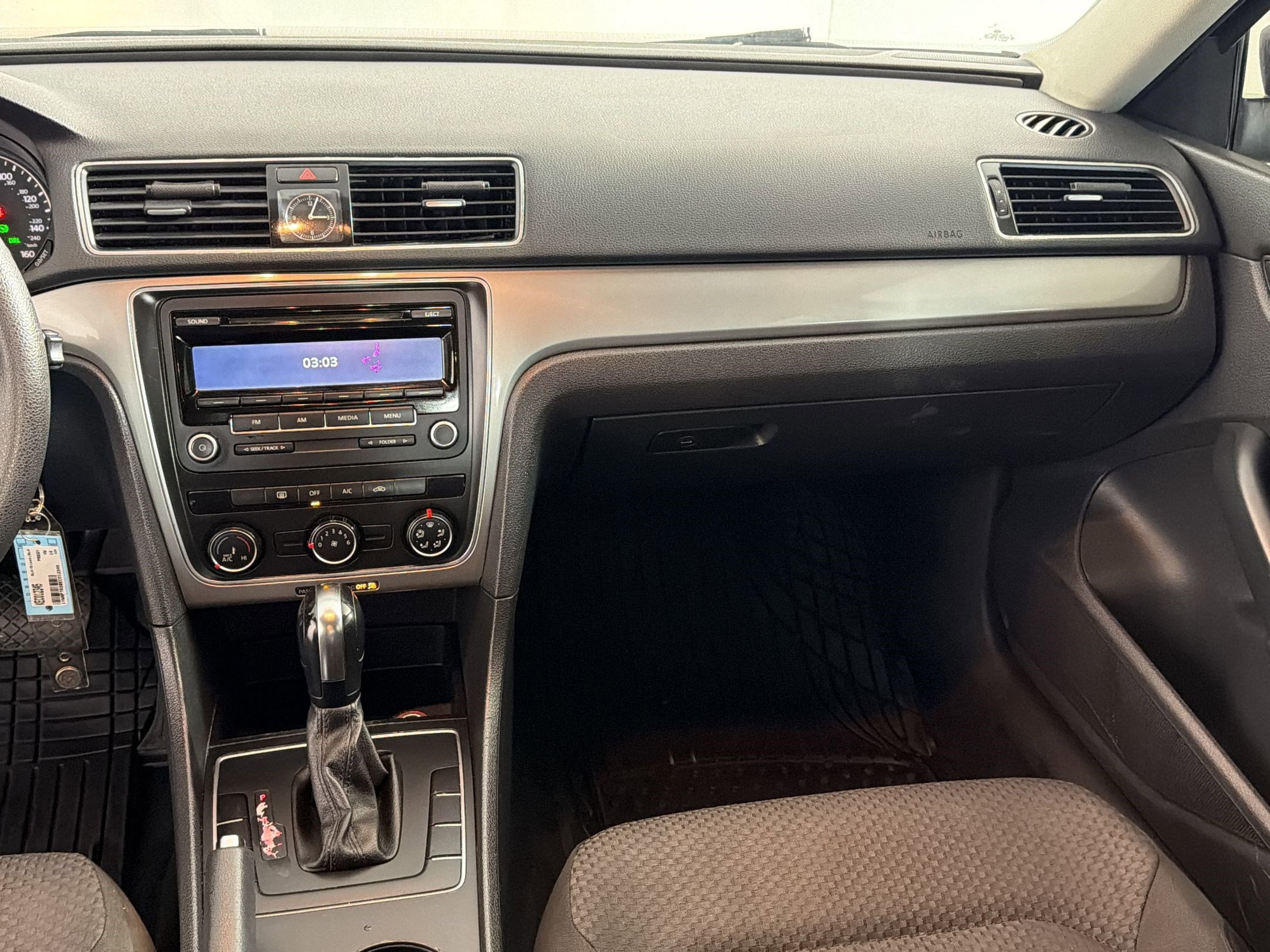 Used 2014 Volkswagen Passat 2.5 S FWD image 25