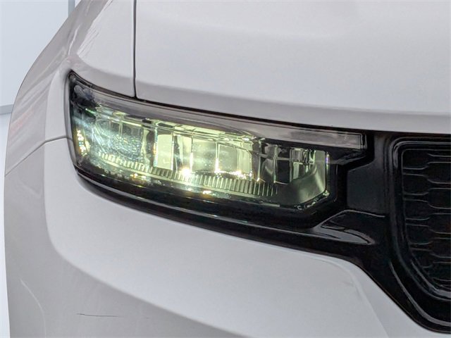 Used 2023 Jeep Grand Cherokee Altitude image 9