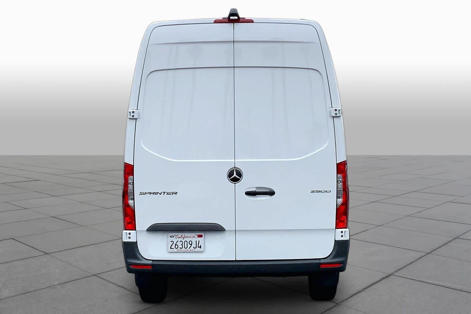 Used 2025 Mercedes-Benz Sprinter 2500 image 4