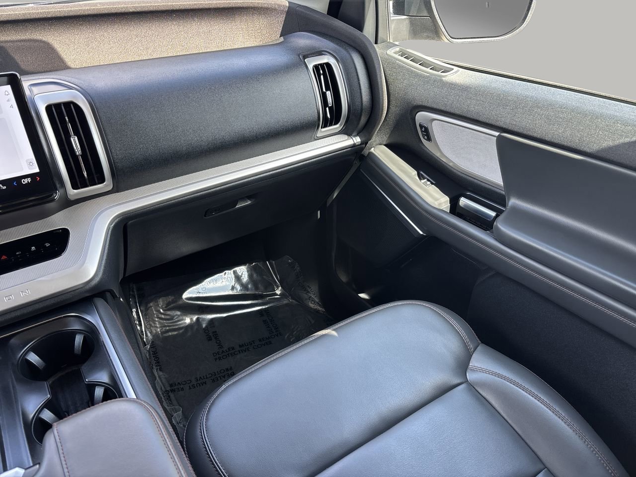 Certified 2025 Ford Expedition Active AWD/4WD image 17