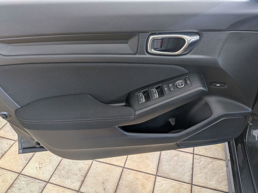 Used 2025 Honda Civic Sport image 11