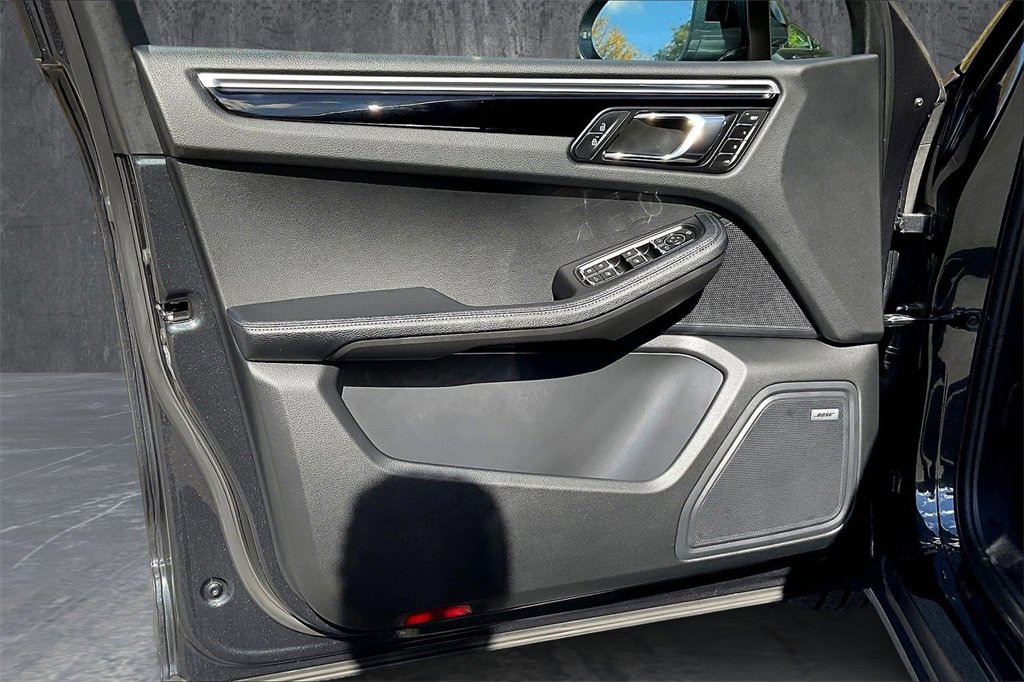 Used 2022 Porsche Macan Base image 20