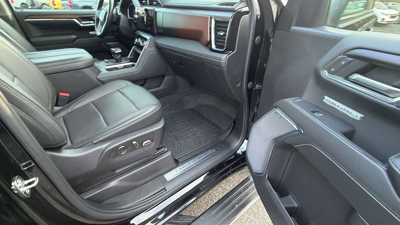 Used 2024 GMC Sierra 1500 Denali AWD/4WD image 17