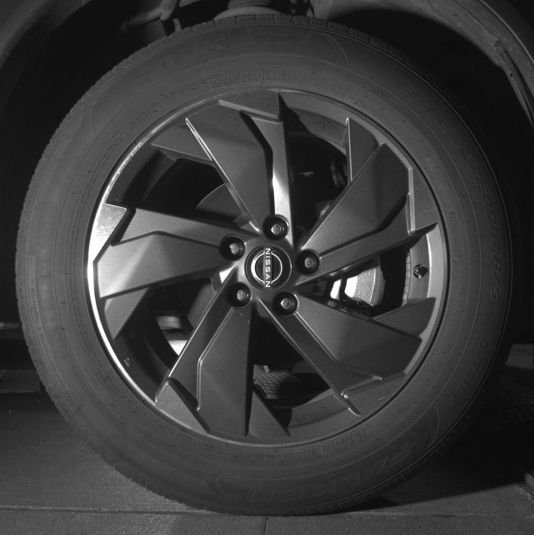 Used 2025 Nissan Rogue SV FWD image 13