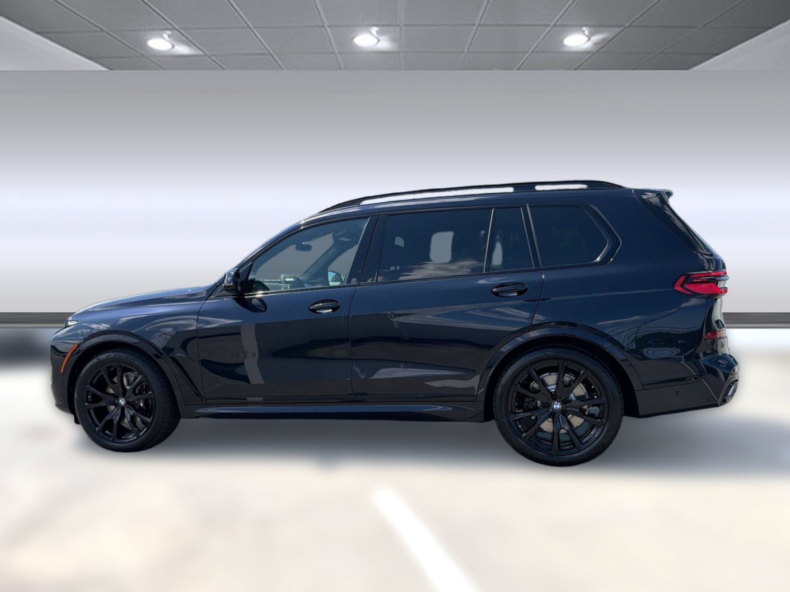 New 2027 BMW X7 xDrive40i w/ M Sport Package AWD/4WD image 2