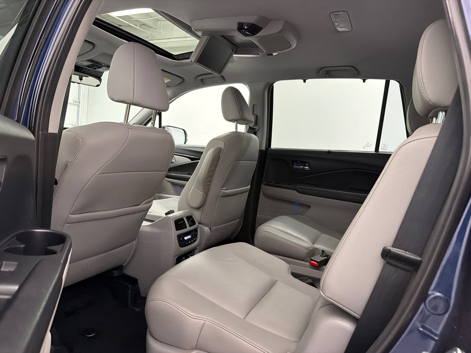 Used 2019 Honda Pilot Touring image 16