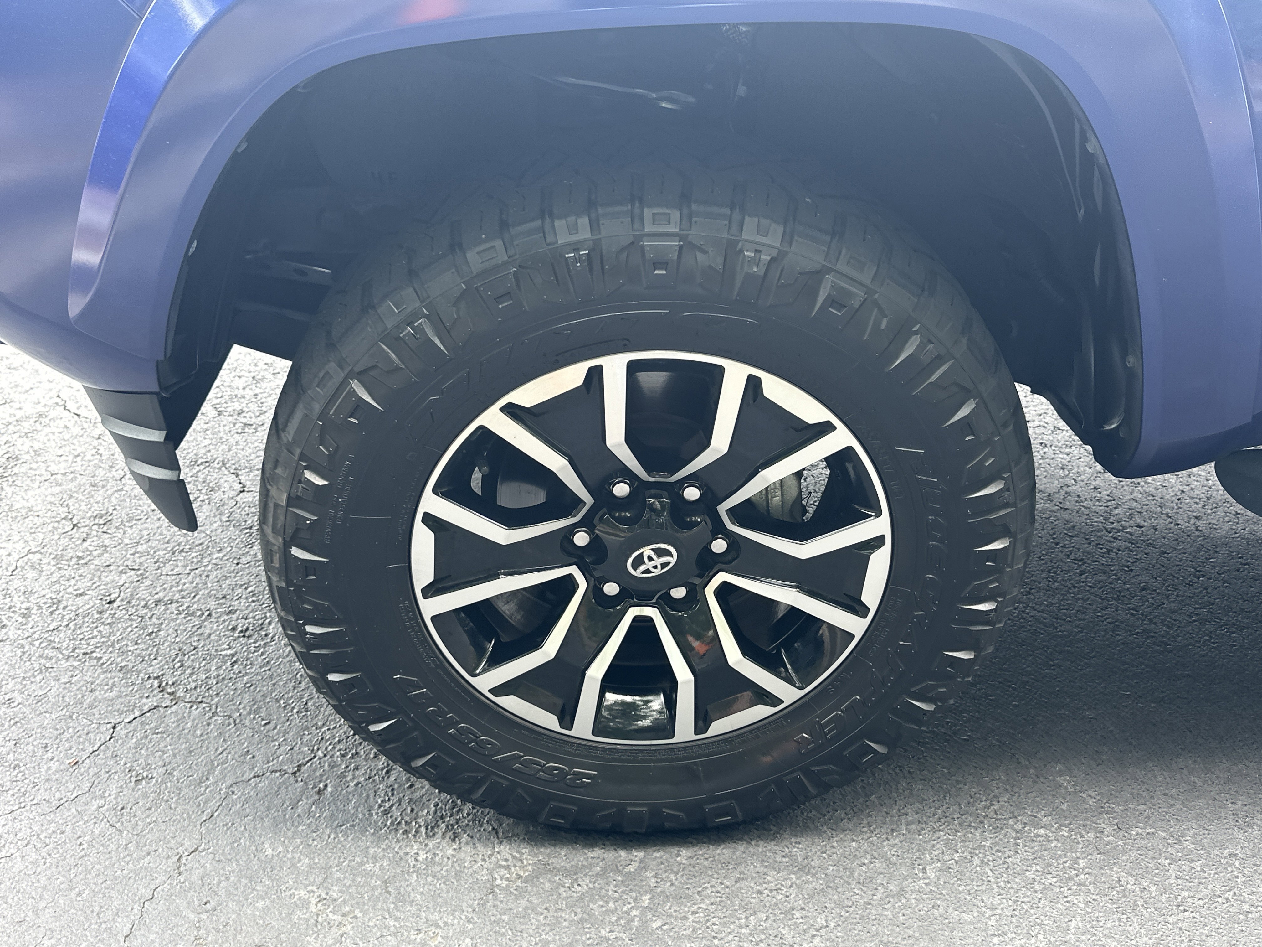 Used 2022 Toyota Tacoma TRD Sport w/ Technology Package AWD/4WD image 12