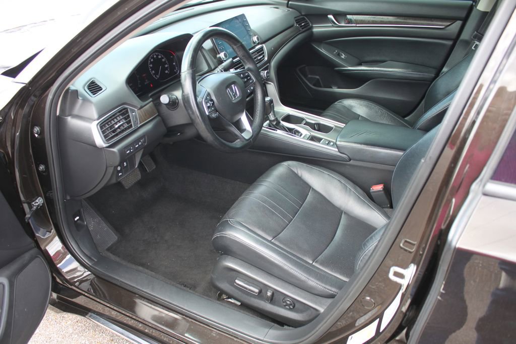 Used 2018 Honda Accord Touring image 13