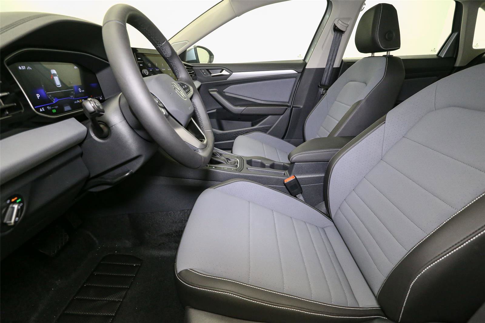 New 2025 Volkswagen Jetta SE image 24