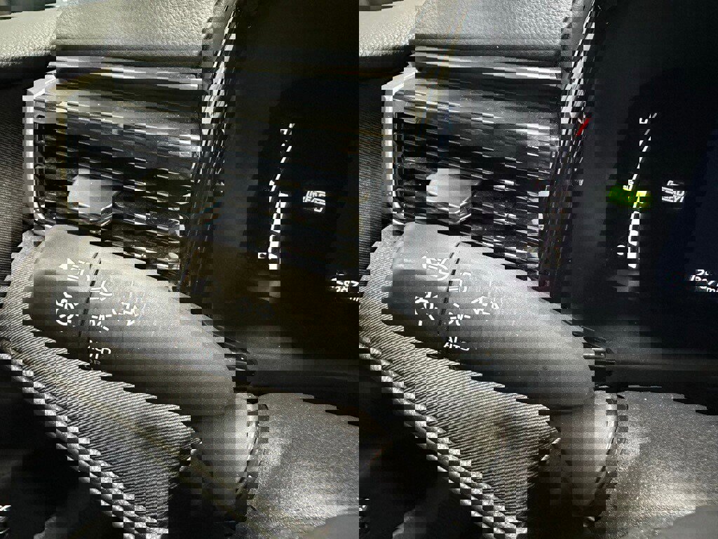 Used 2025 Toyota Camry LE image 21