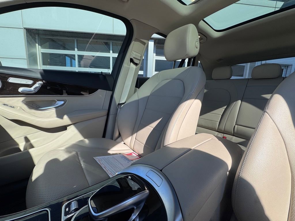 Used 2017 Mercedes-Benz GLC 300 4MATIC image 23