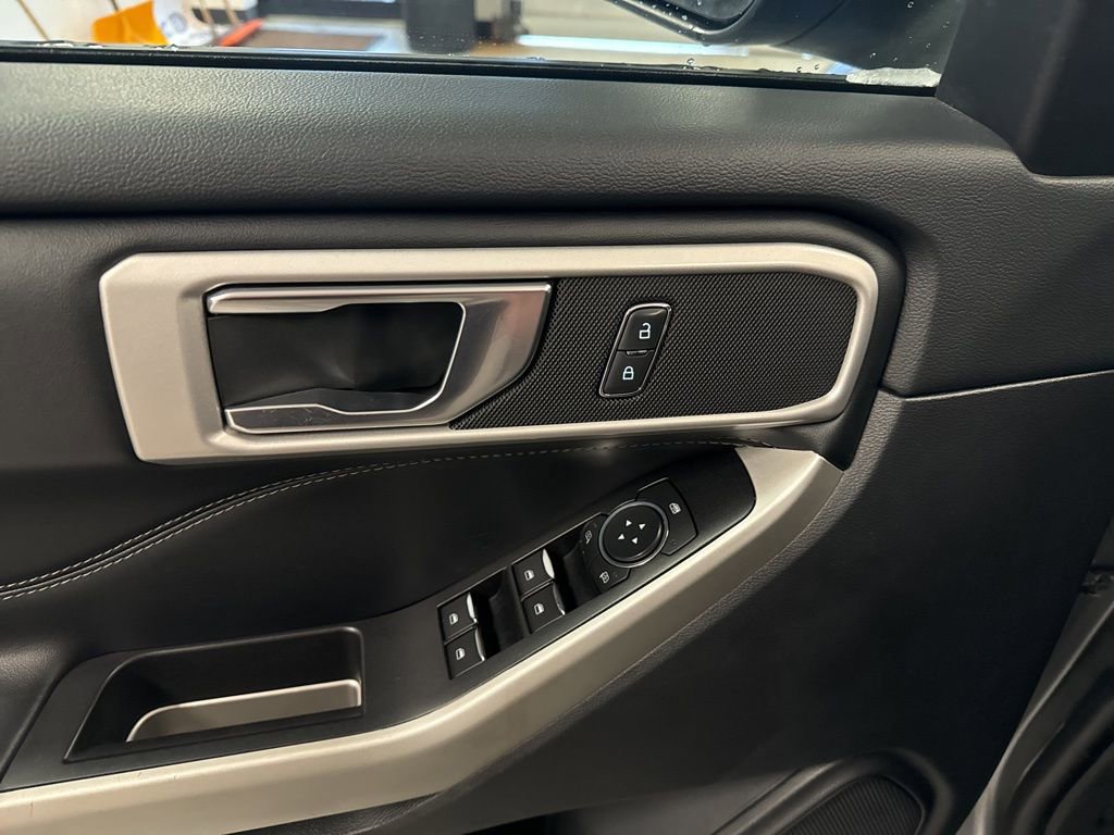 Certified 2022 Ford Explorer XLT w/ Equipment Group 202A image 14