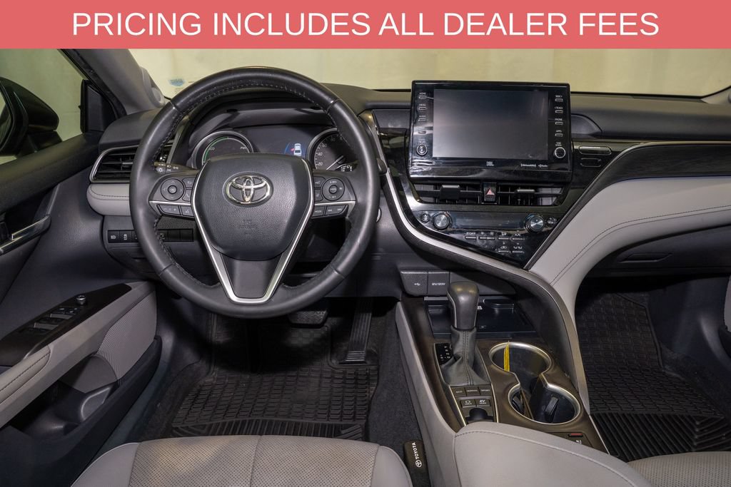 Used 2022 Toyota Camry XLE w/ Navigation Upgrade Package FWD image 6