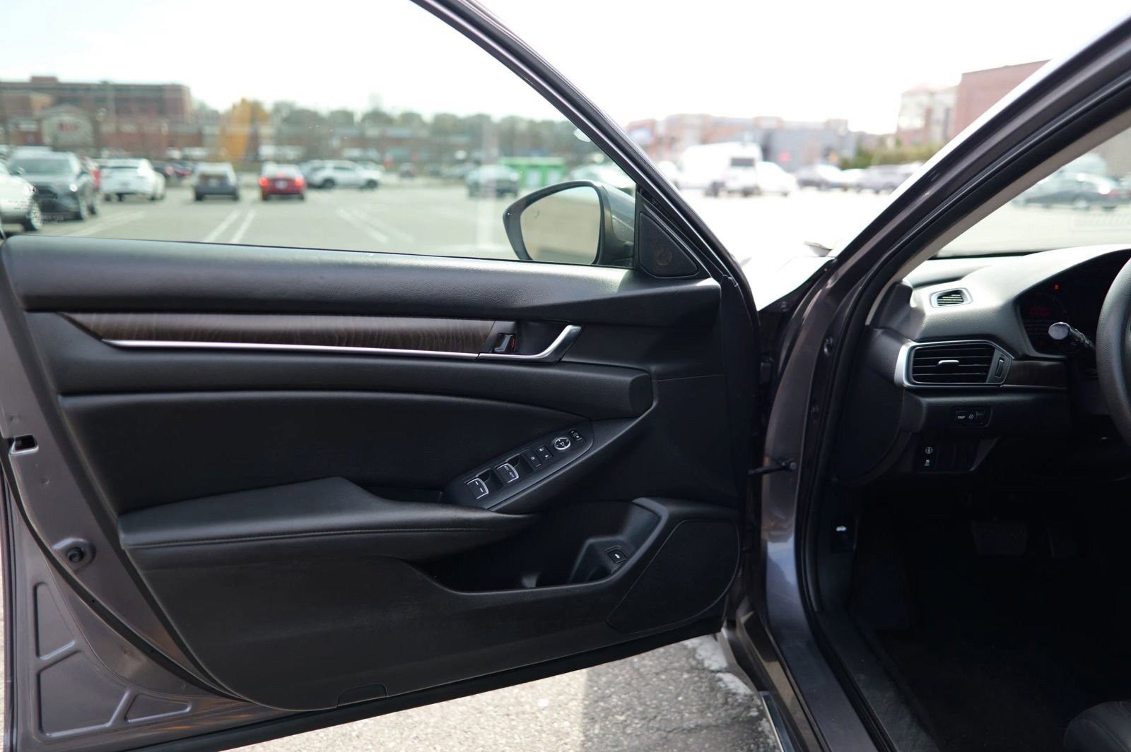 Used 2019 Honda Accord EX image 16