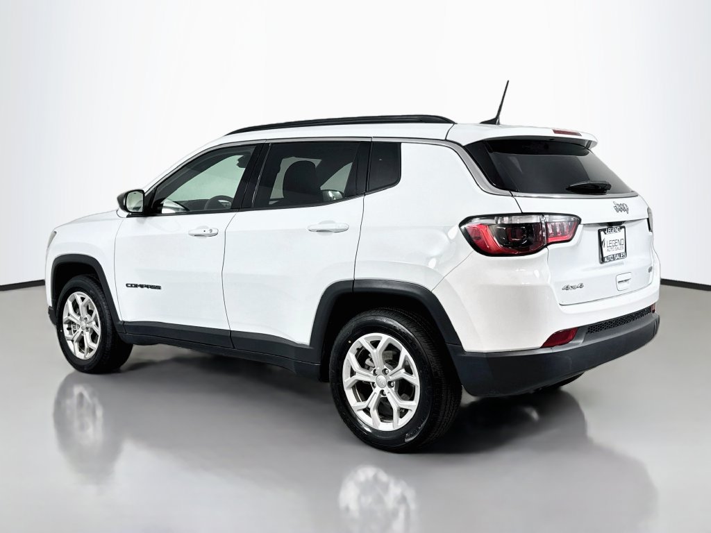 Used 2024 Jeep Compass Latitude AWD/4WD image 9