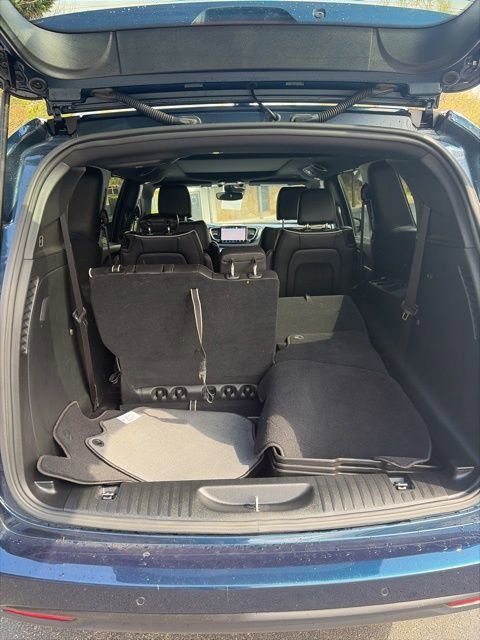 Used 2025 Chrysler Pacifica Limited image 30