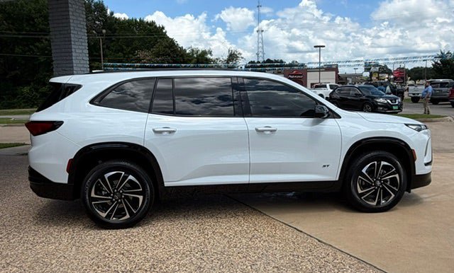 Used 2026 Buick Enclave Sport Touring w/ Power Package FWD image 2