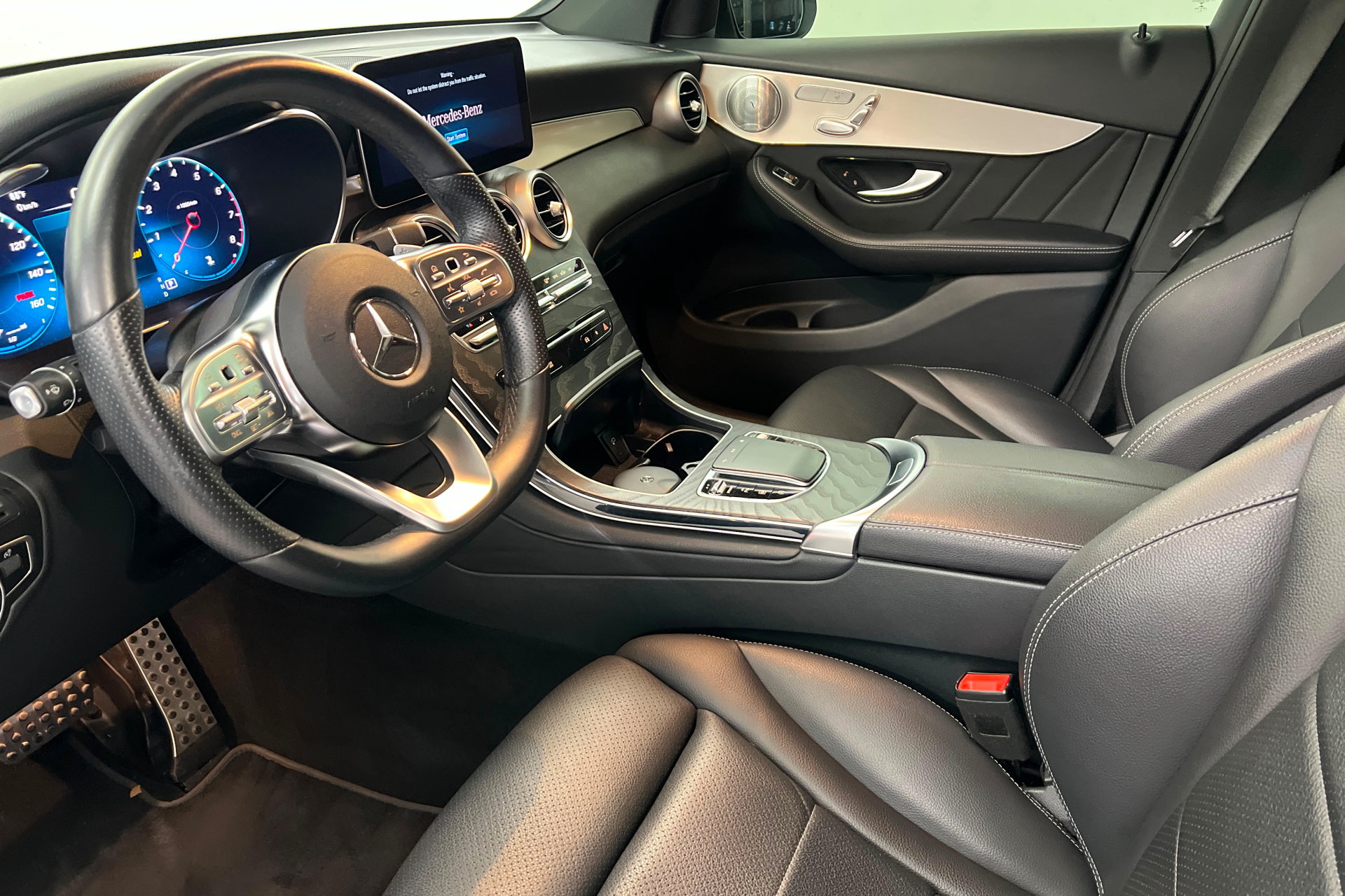 Used 2021 Mercedes-Benz GLC 300 4MATIC image 16
