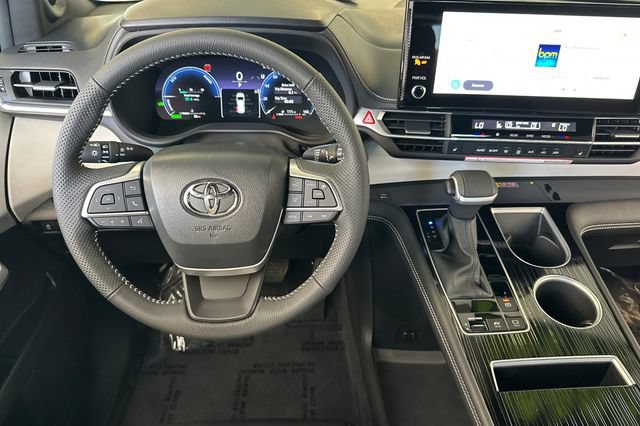Certified 2026 Toyota Sienna XSE FWD image 18