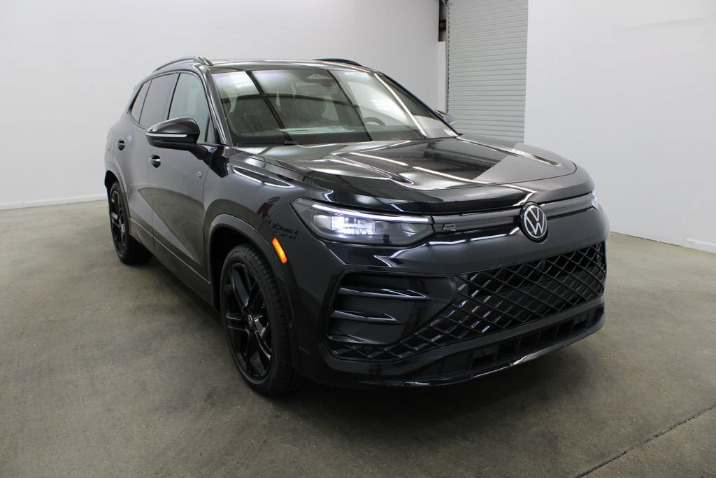 New 2026 Volkswagen Tiguan SE R-Line FWD image 6