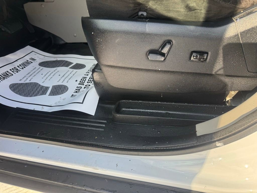 Used 2014 RAM C/V Tradesman image 32