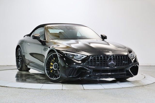 Used 2022 Mercedes-Benz SL 55 AMG 4MATIC w/ Driver Assistance Package image 2