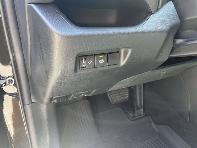 Used 2021 Toyota RAV4 XLE FWD image 20