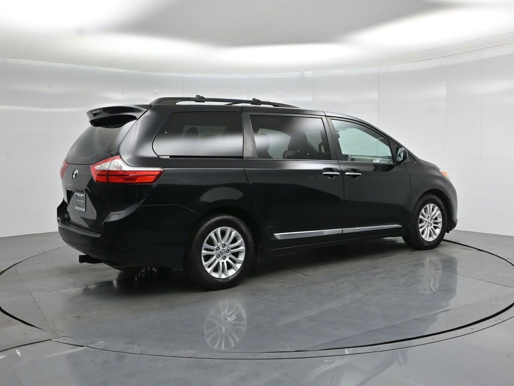 Used 2015 Toyota Sienna XLE Premium FWD image 30