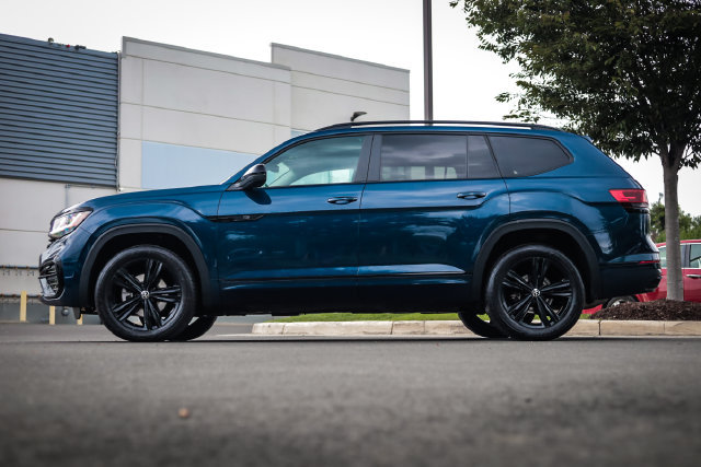 Used 2022 Volkswagen Atlas SEL R-Line AWD/4WD image 15