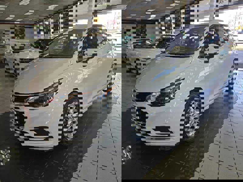 Used 2018 Chevrolet Cruze LT image 1